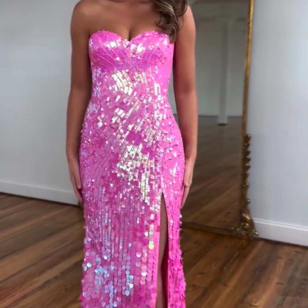Elegant Pink Sequin Strapless Dress